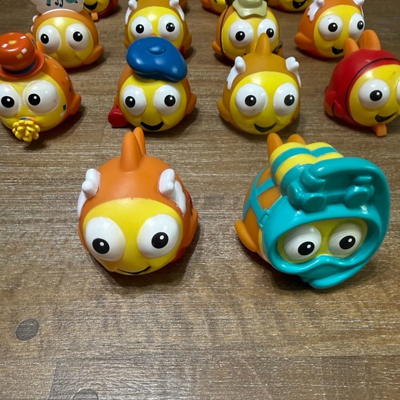 Colorful Fish Toy Set - Picture 4 of 6